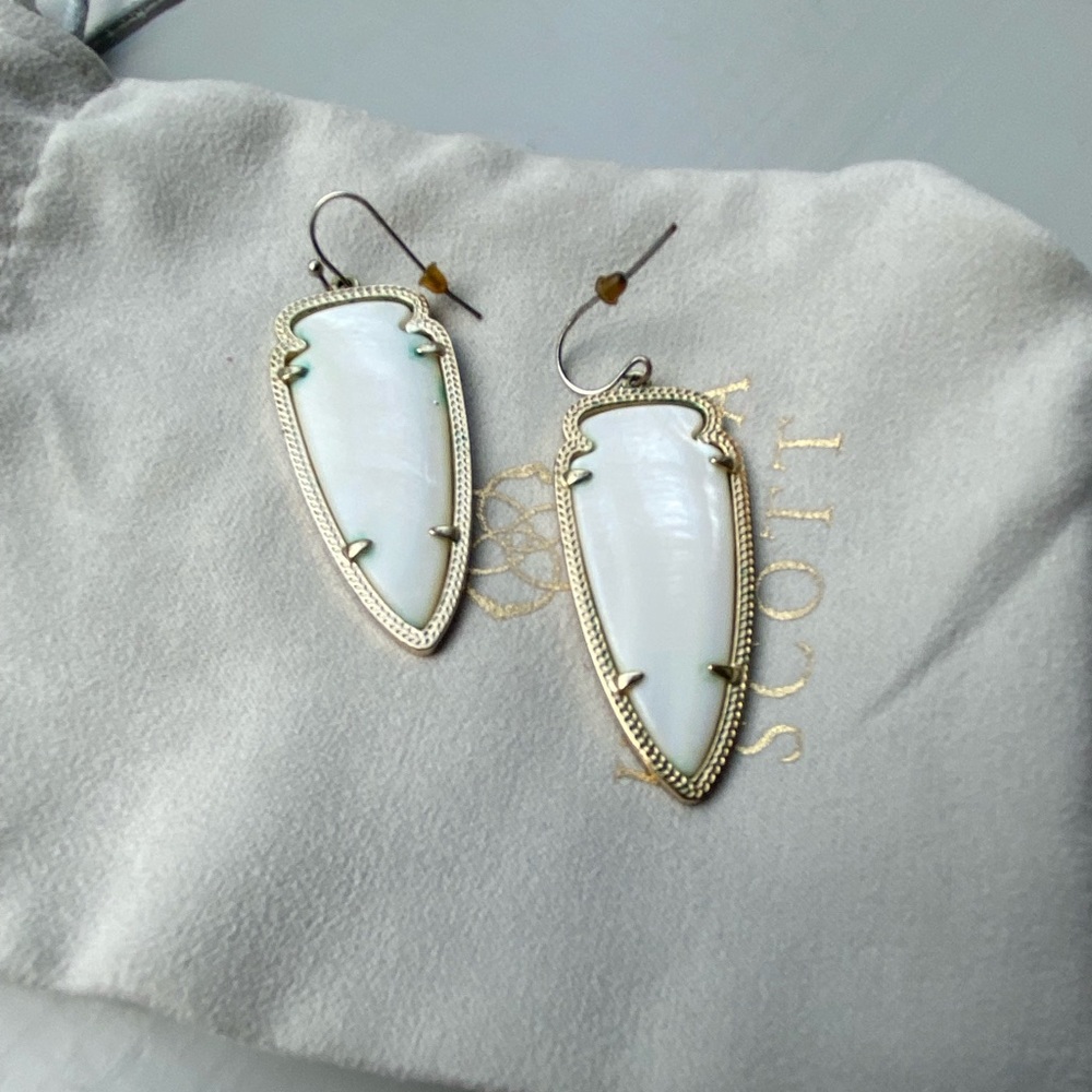 Kendra Scott Skylar arrowhead earrings